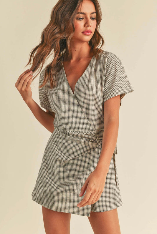 Grid Pattern Tied Romper